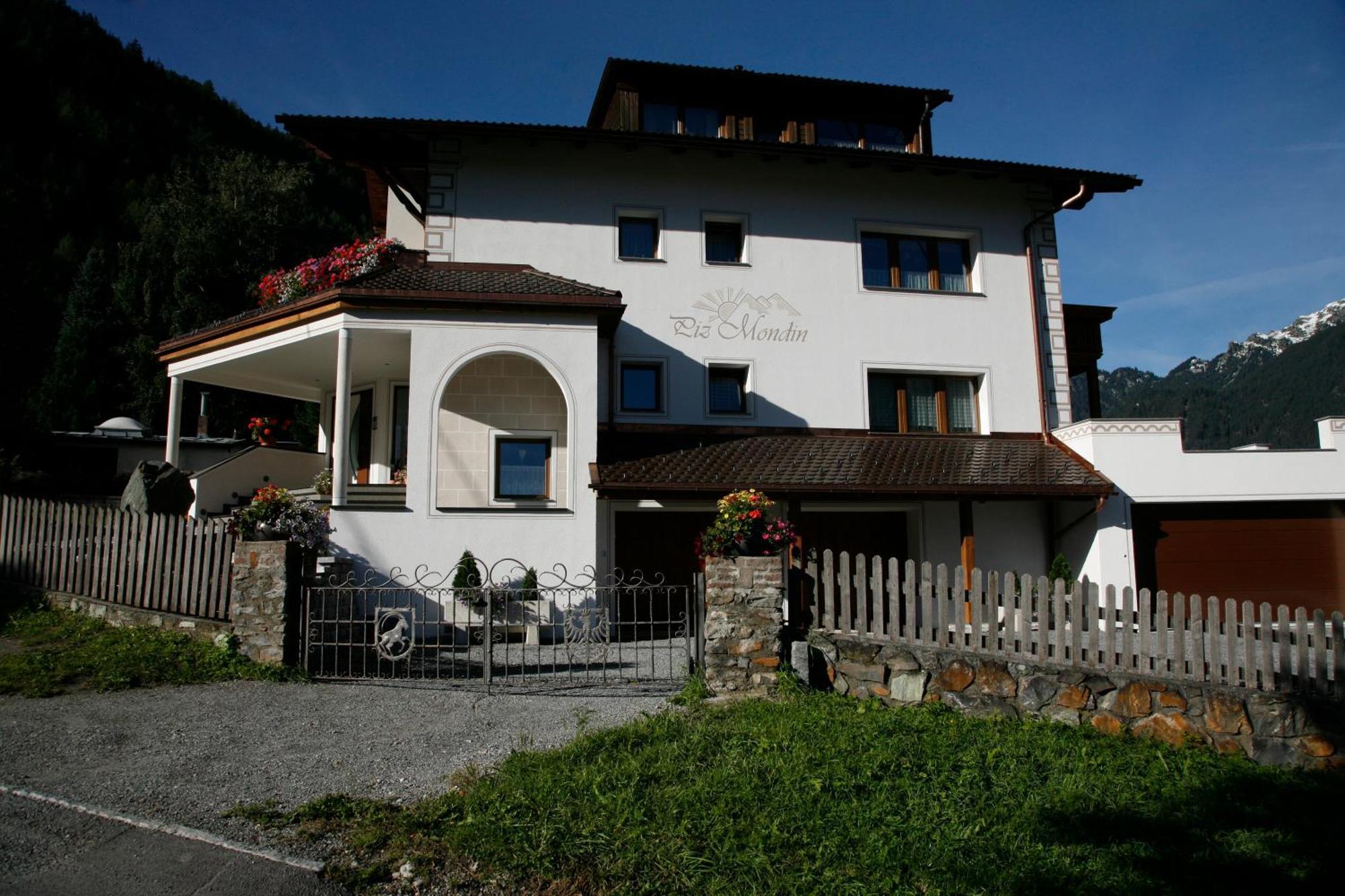 Apart Piz Mondin Pfunds Buitenkant foto